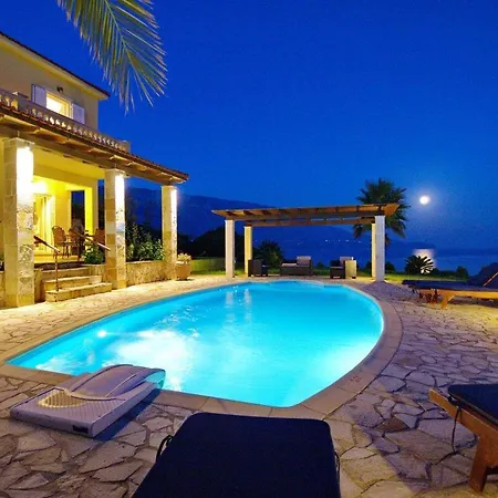 Βίλα Kleismata Sleeps 6 Κλείσματα